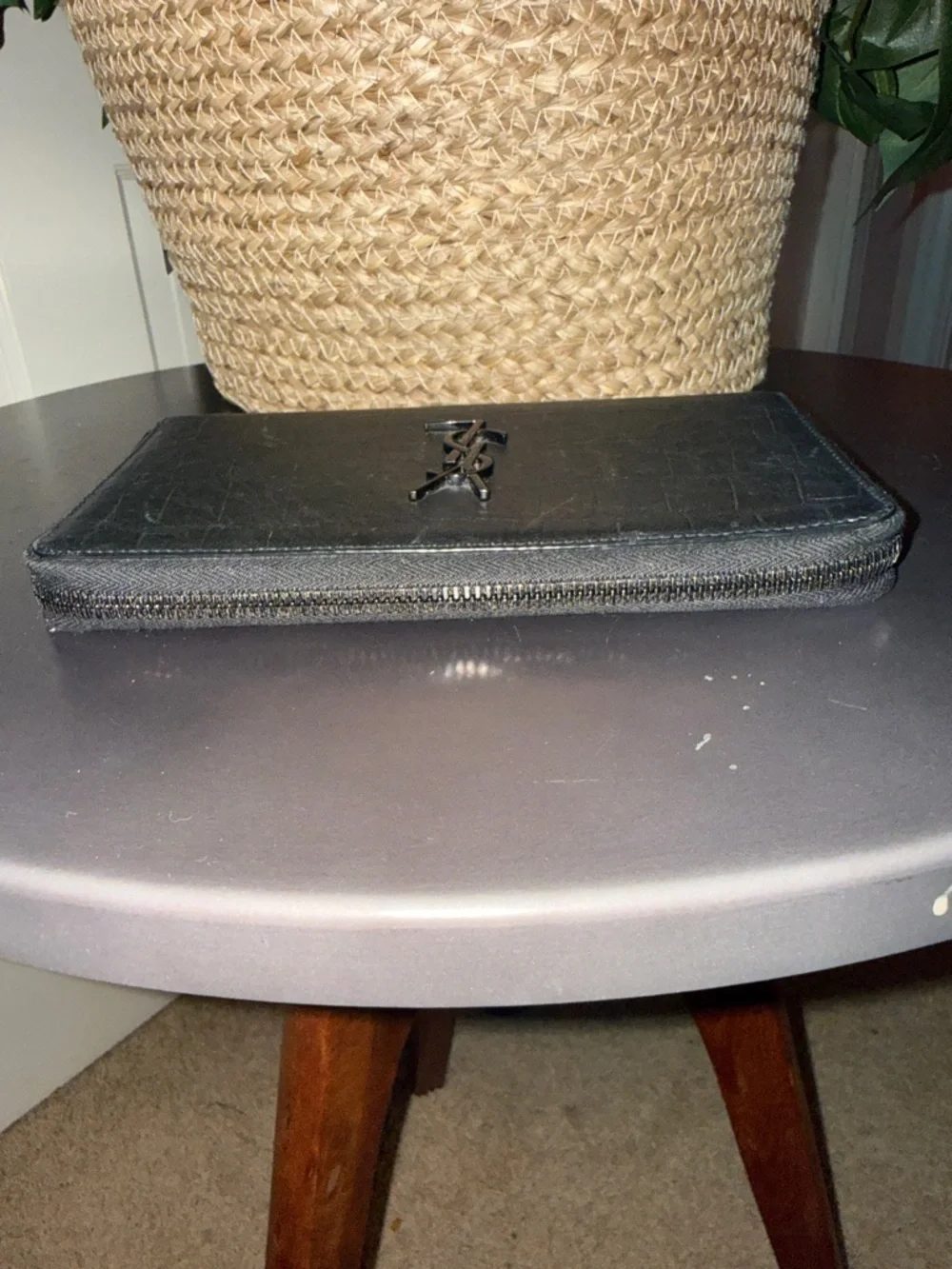 YSL Saint Laurent Black Croc-Embossed Zip Around Wallet with Black YSL Logo - Picture 6 of 13